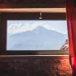 Montemezzo Le In Pietra Vista ジェーラ・ラーリオ