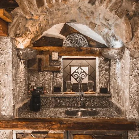 Montemezzo Le In Pietra Vista *