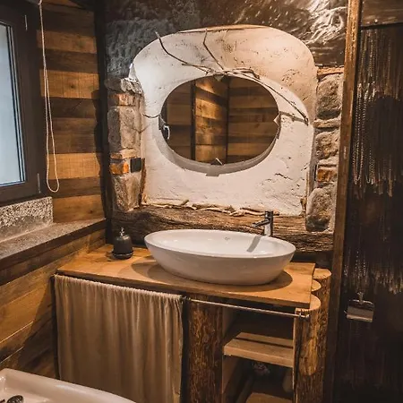 Montemezzo Le In Pietra Vista Сasa de vacaciones *