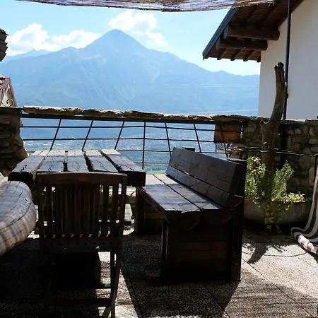 Montemezzo Le In Pietra Vista Gera Lario