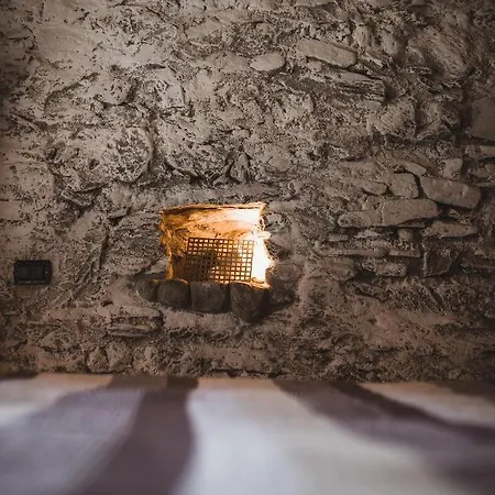 Montemezzo Le In Pietra Vista *