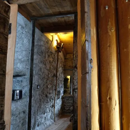 Montemezzo Le In Pietra Vista Gera Lario