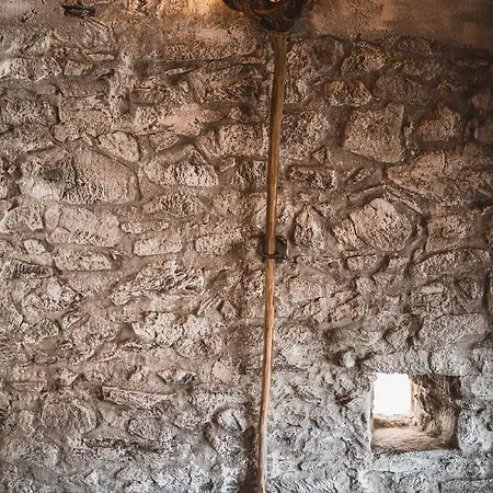 Montemezzo Le In Pietra Vista