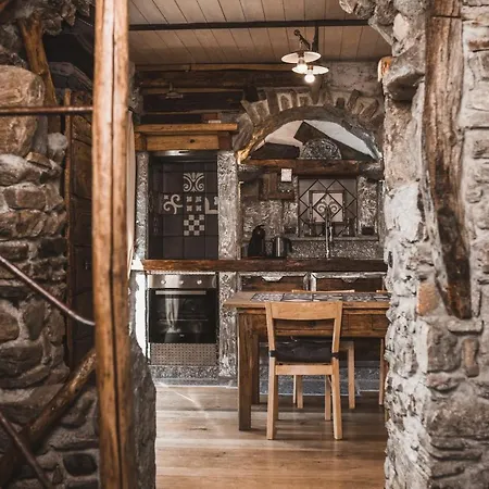 Montemezzo Le In Pietra Vista Hébergement de vacances Gera Lario